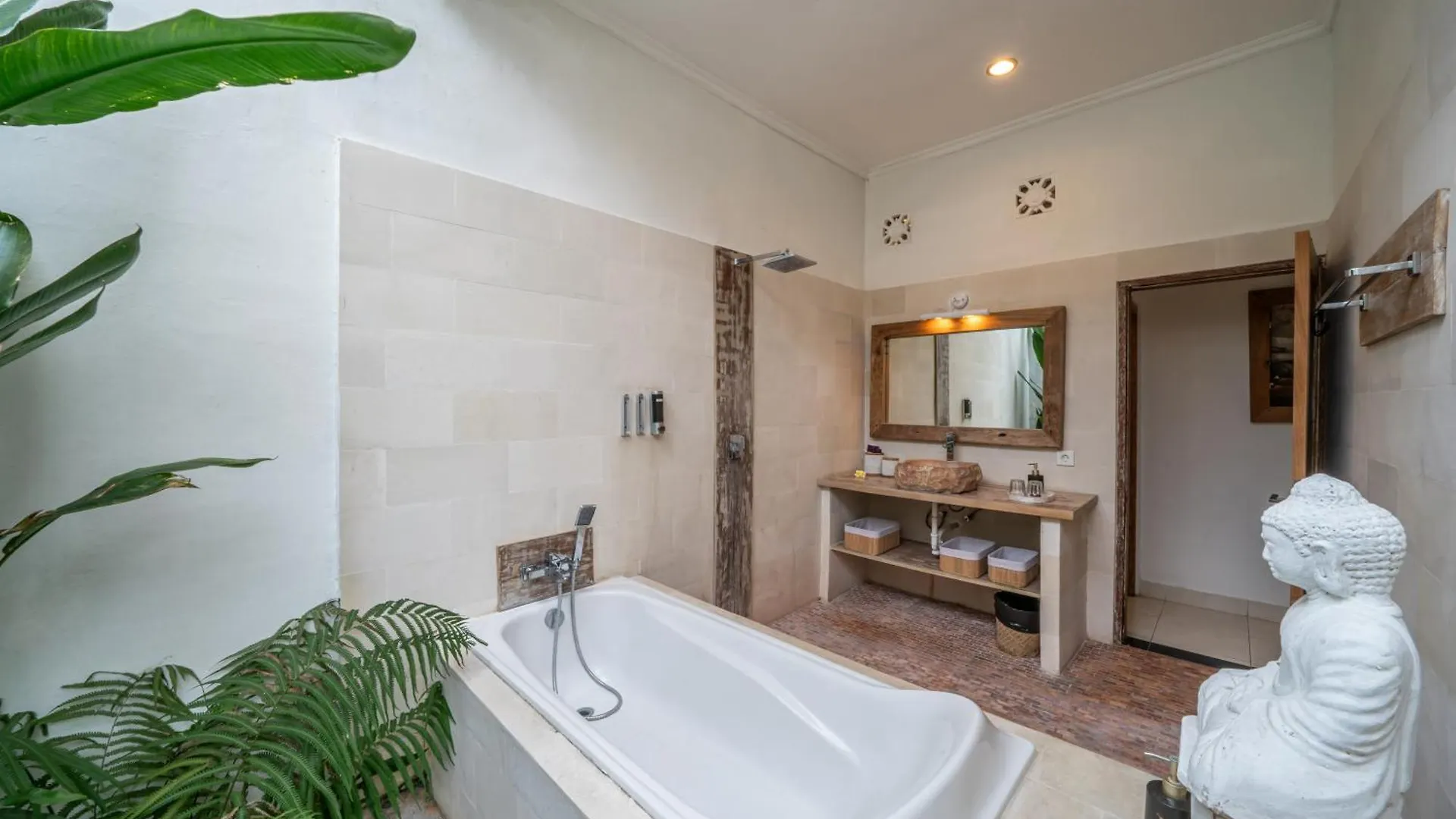 Villa Kangaroo Seminyak Next To Double Six Beach