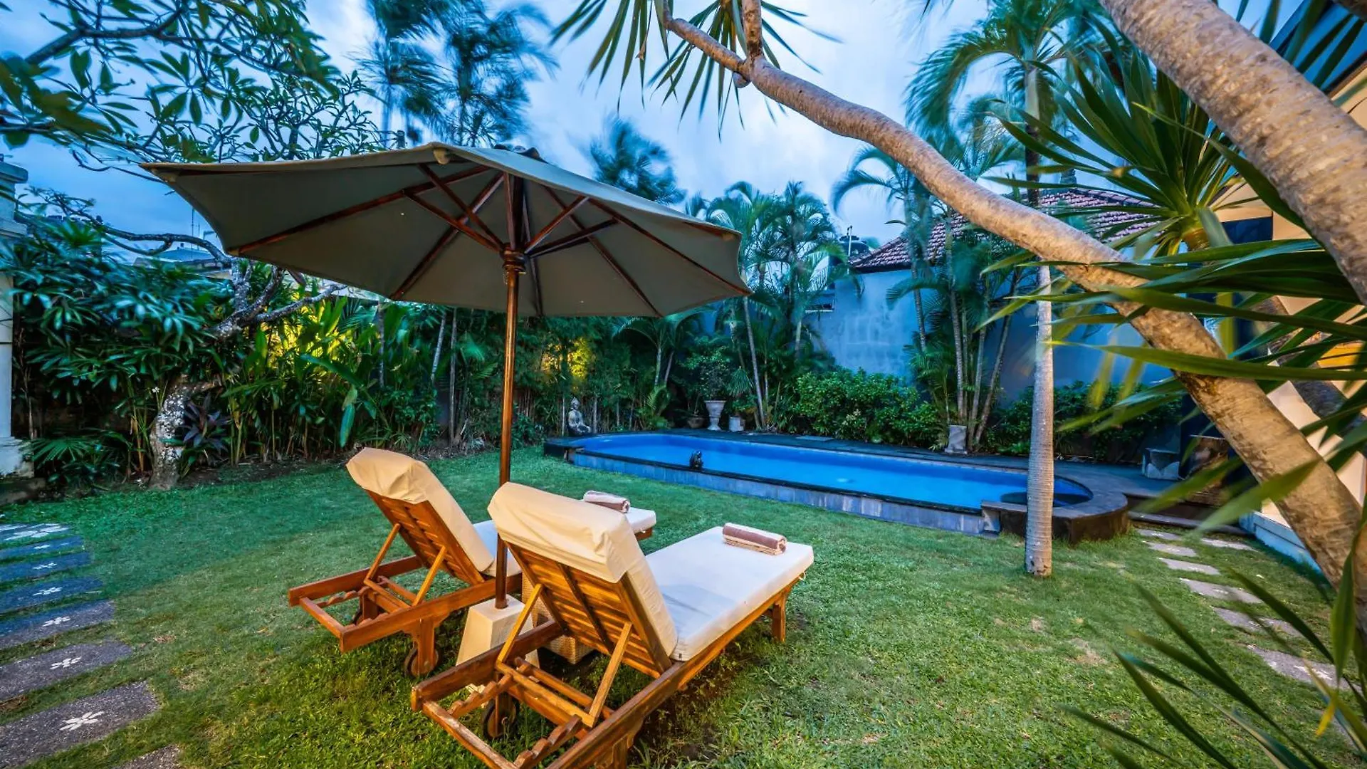 Villa Kangaroo Seminyak Next To Double Six Beach