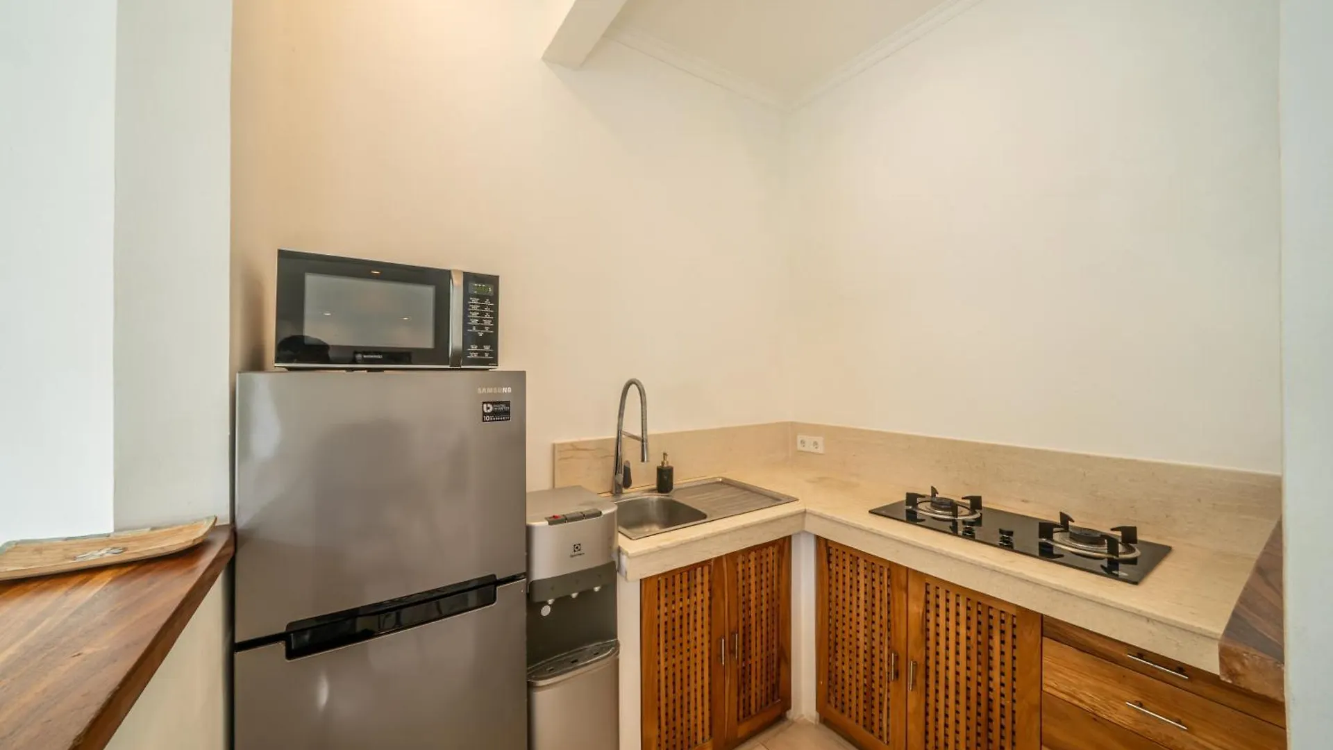 Villa Kangaroo Seminyak Next To Double Six Beach