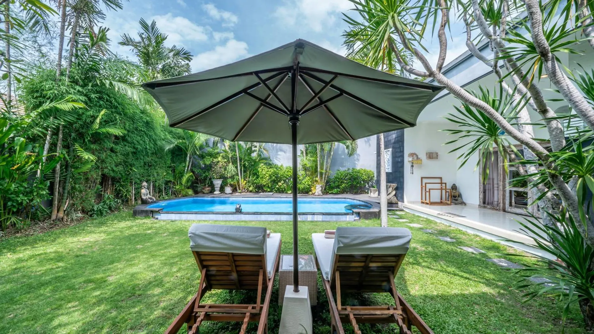 Villa Kangaroo Seminyak Next To Double Six Beach Indonesia