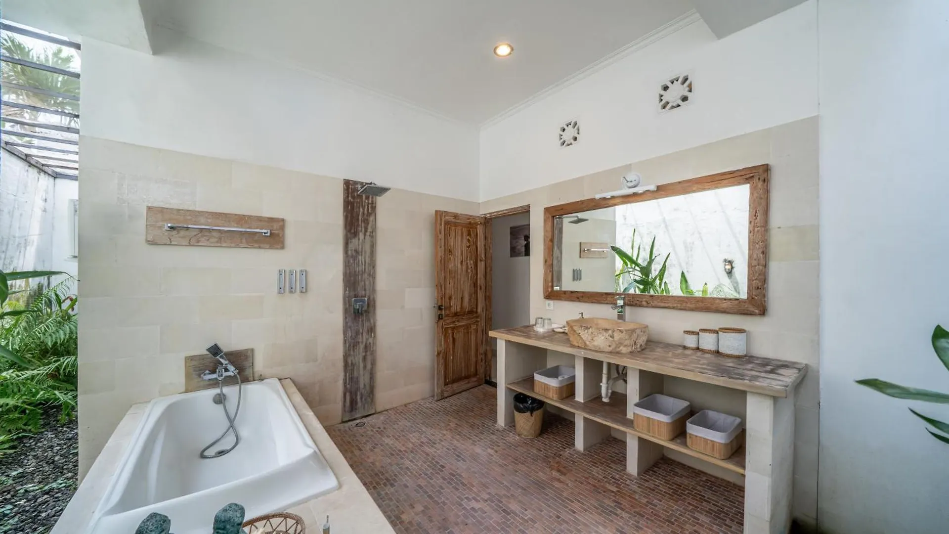 Villa Kangaroo Seminyak Next To Double Six Beach