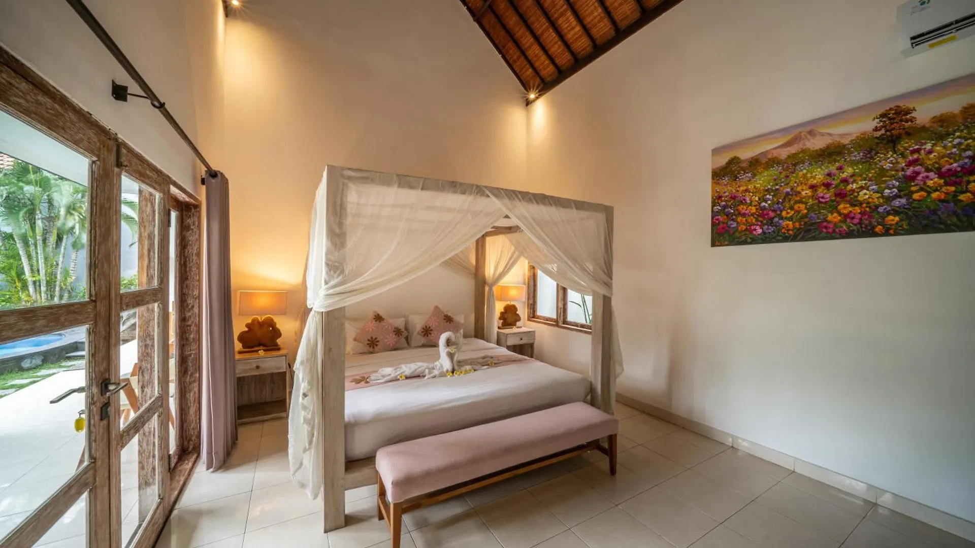 Villa Kangaroo Seminyak Next To Double Six Beach